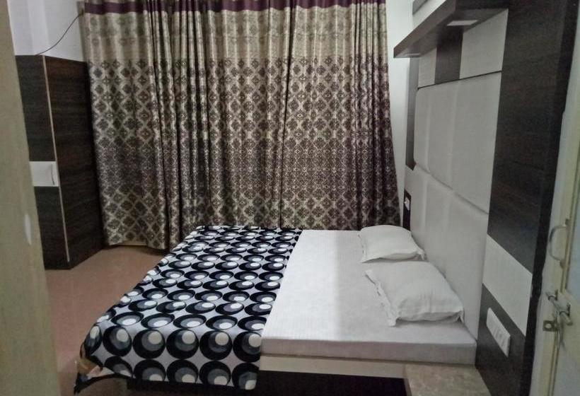 Hotel Yours Home Stay 15