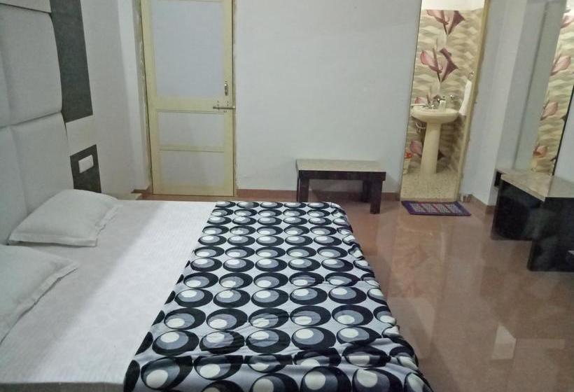 Hotel Yours Home Stay 17