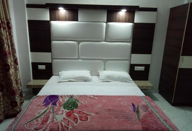 Hotel Yours Home Stay 19