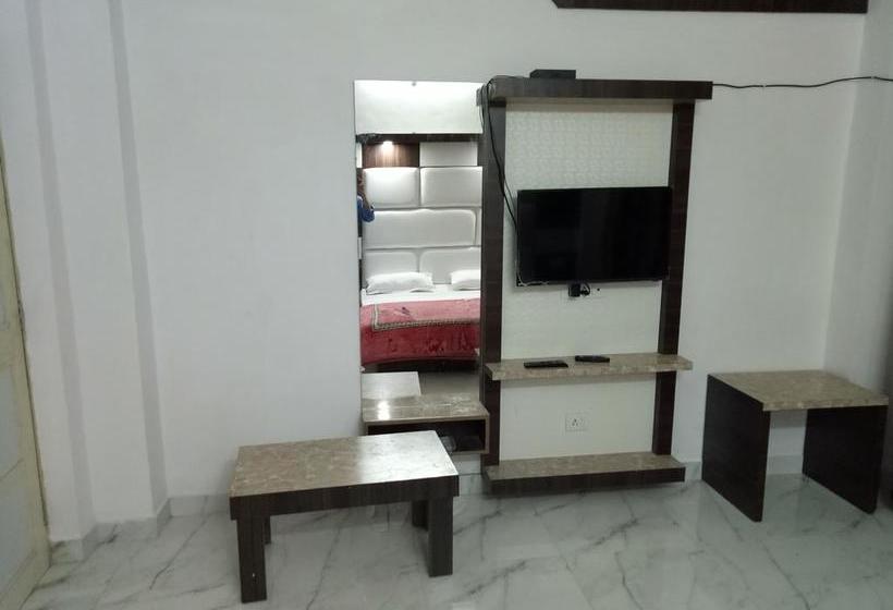 Hotel Yours Home Stay 6