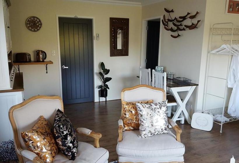 Kalani Retreat B&b 14