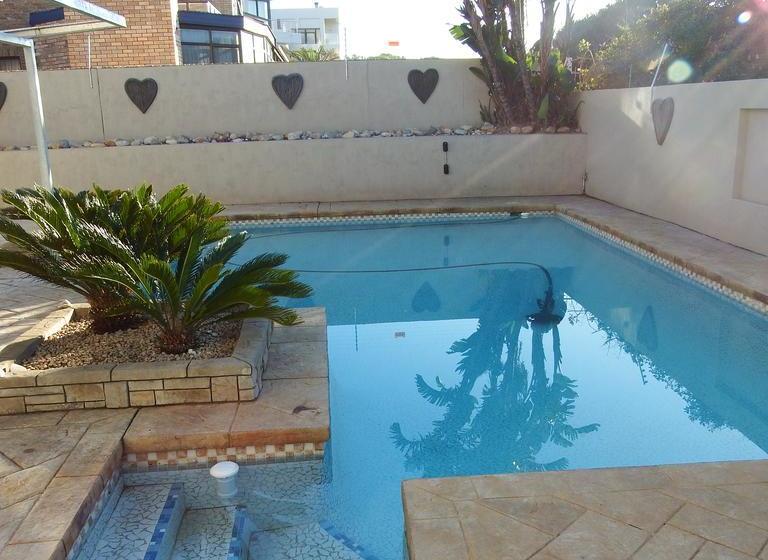 Nine On Uys Street B & B 1