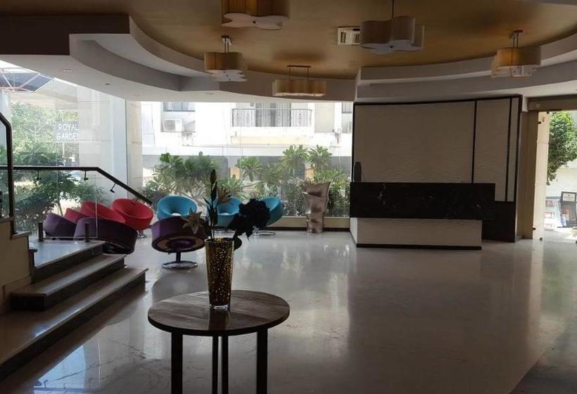 Hotel Royal Garden 11