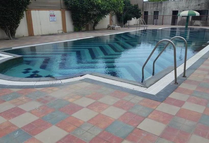 Hotel Royal Garden 9