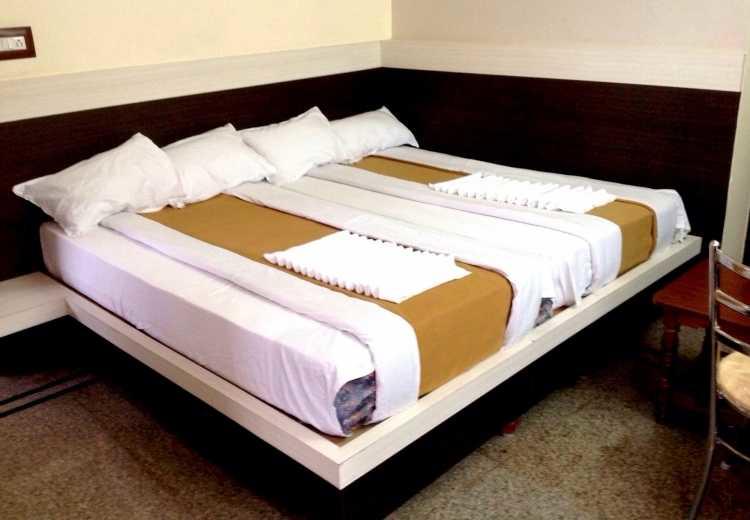 Hotel Shreevara Residency 15