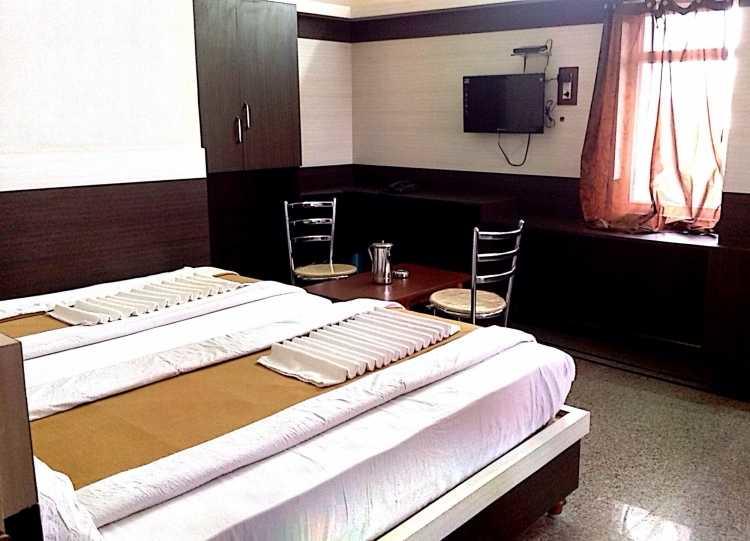 Hotel Shreevara Residency 16