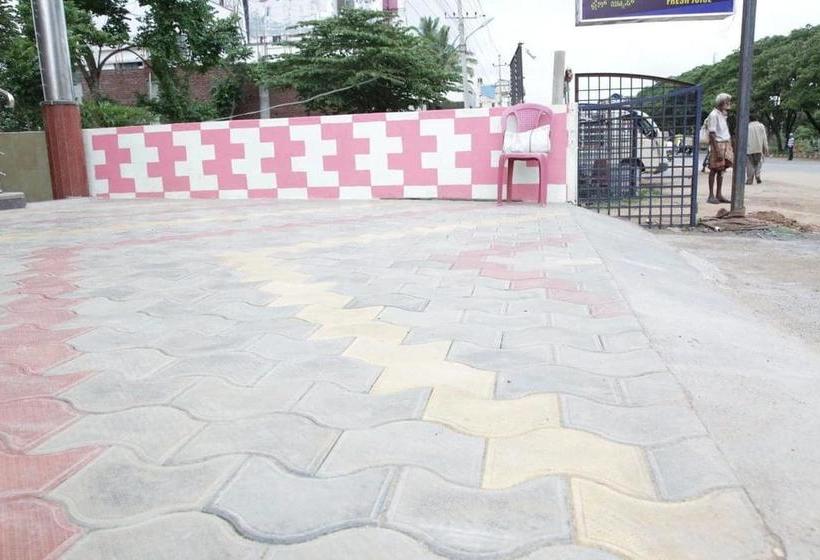 Hotel Shreevara Residency 6