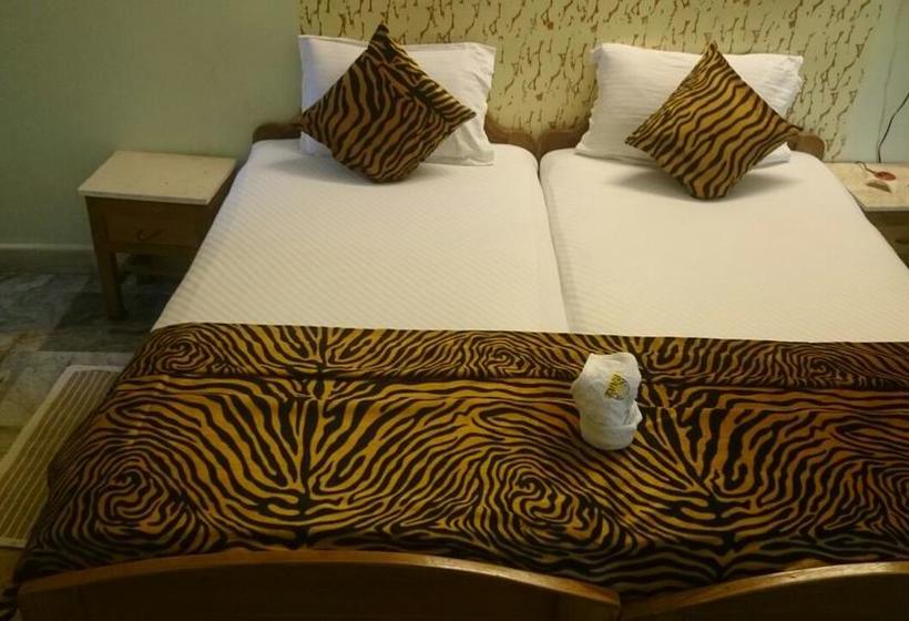 Baaz Jungle Resort 6