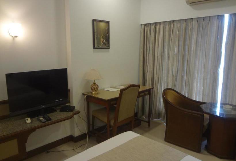 Hotel Kohinoor Park 13