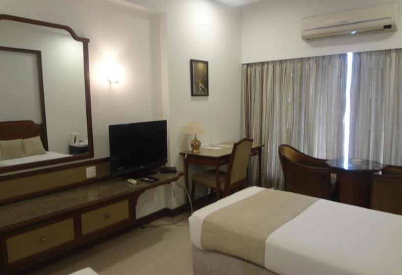 Hotel Kohinoor Park 14