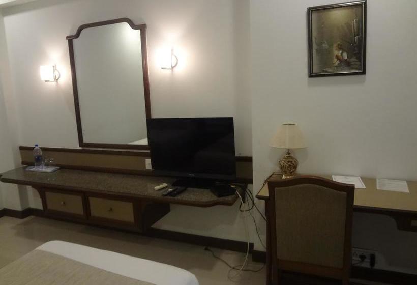 Hotel Kohinoor Park 18