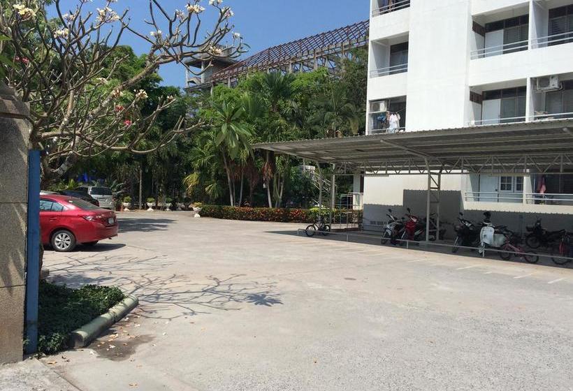 Hotel Jaroonwej Bangsaen 10