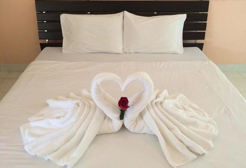 Hotel Jaroonwej Bangsaen 3