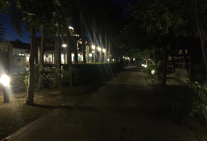 Hotel Ruenpurksa Resort 16