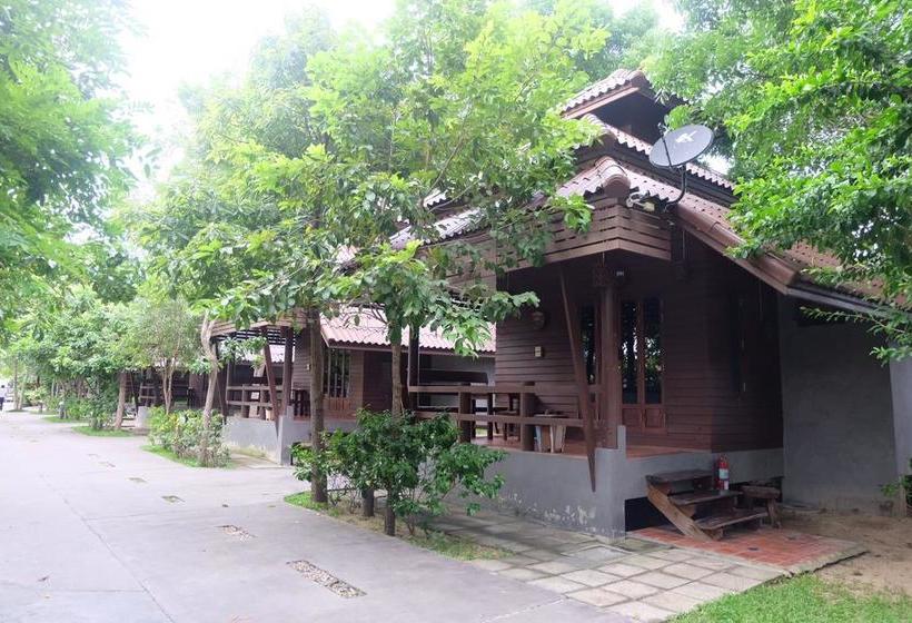 Hotel Ruenpurksa Resort 4