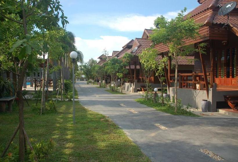 Hotel Ruenpurksa Resort 6