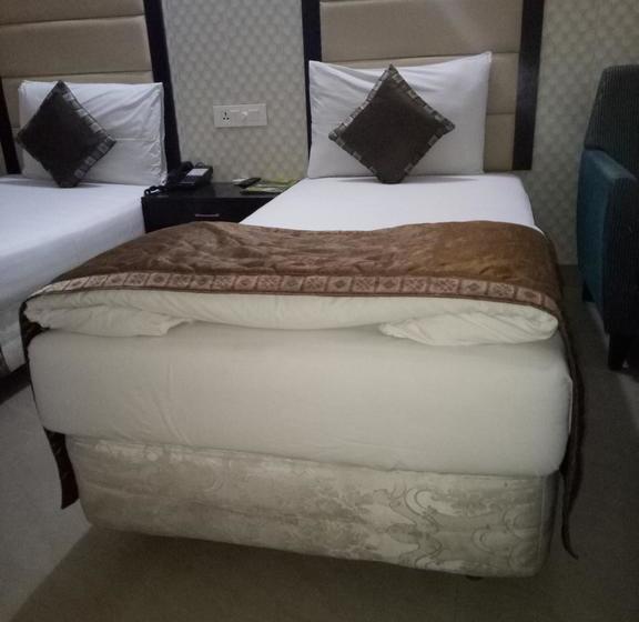 Hotel Ek Noor Residency 11