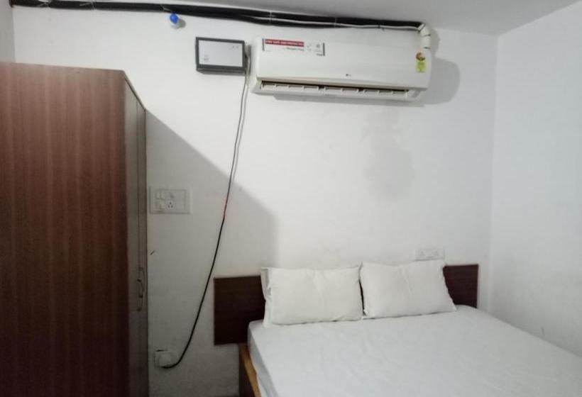 Hotel Sitara Green 13