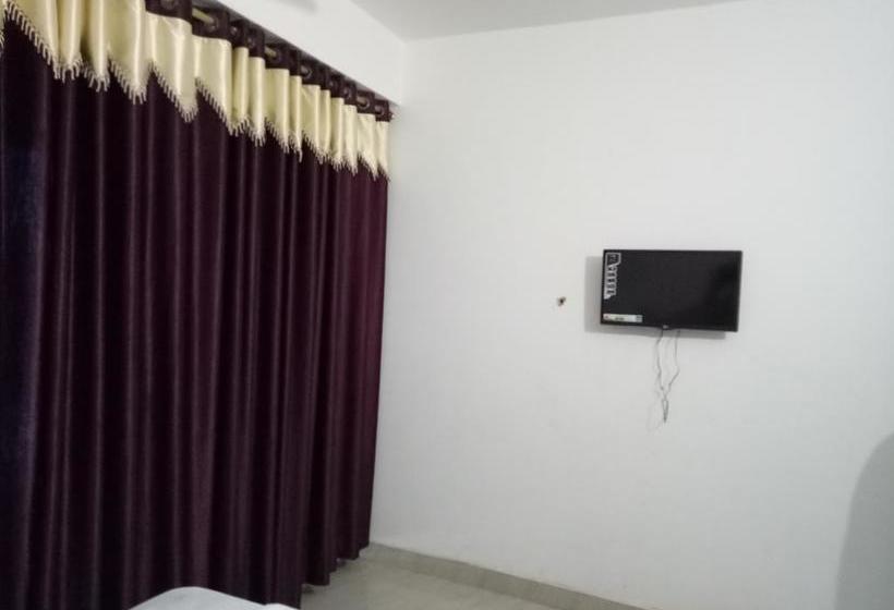 Hotel Sitara Green 14