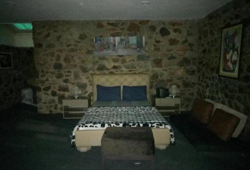 Kingfishers Aravali Resort 1