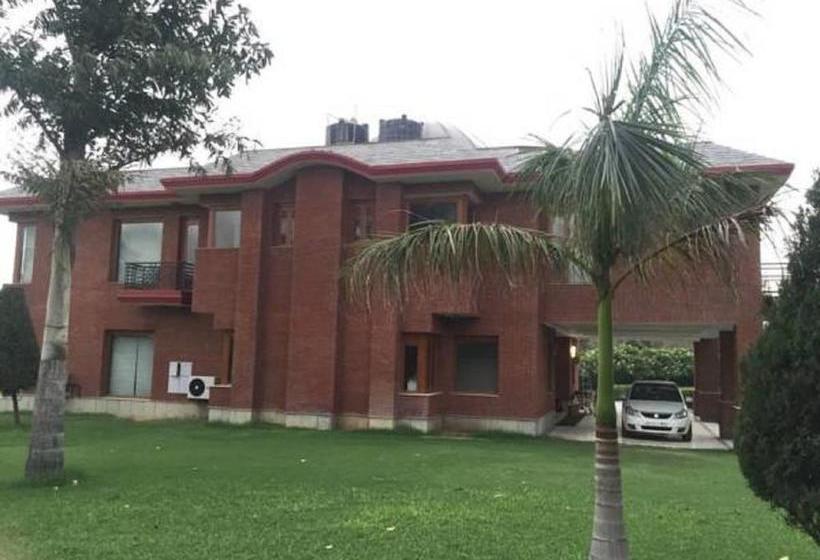 Kingfishers Aravali Resort 2