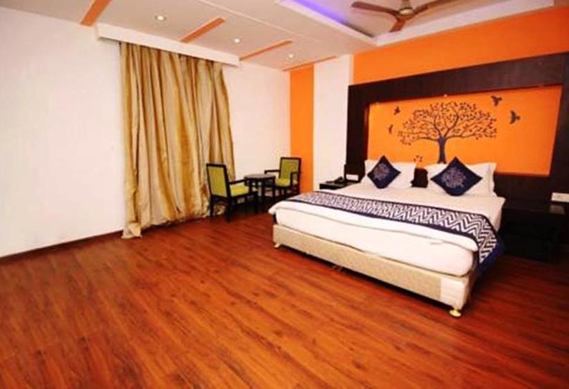 Hotel Vipul Grand 10