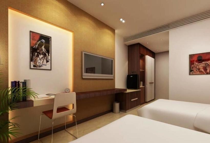 Hotel Vipul Grand 13