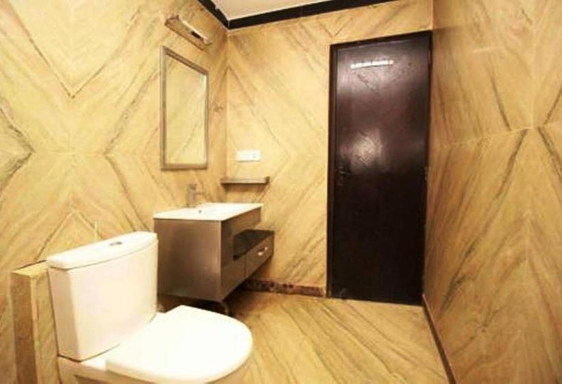 Hotel Vipul Grand 15