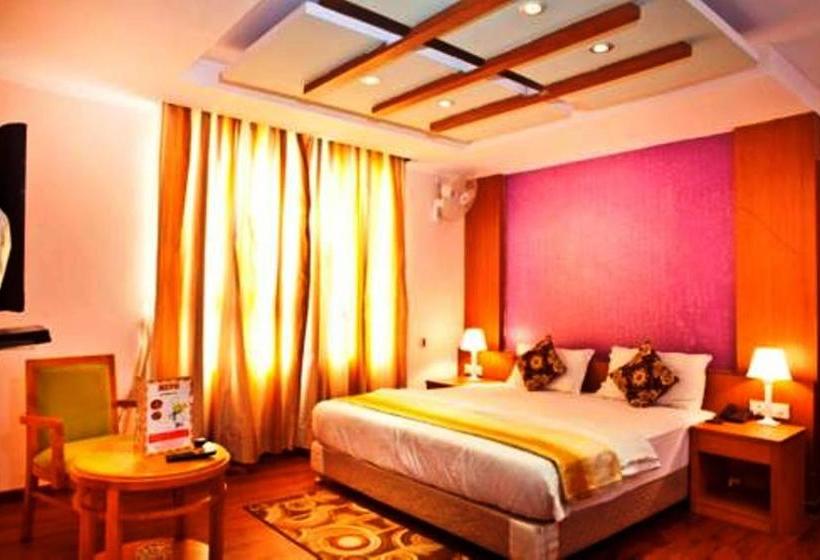 Hotel Vipul Grand 17