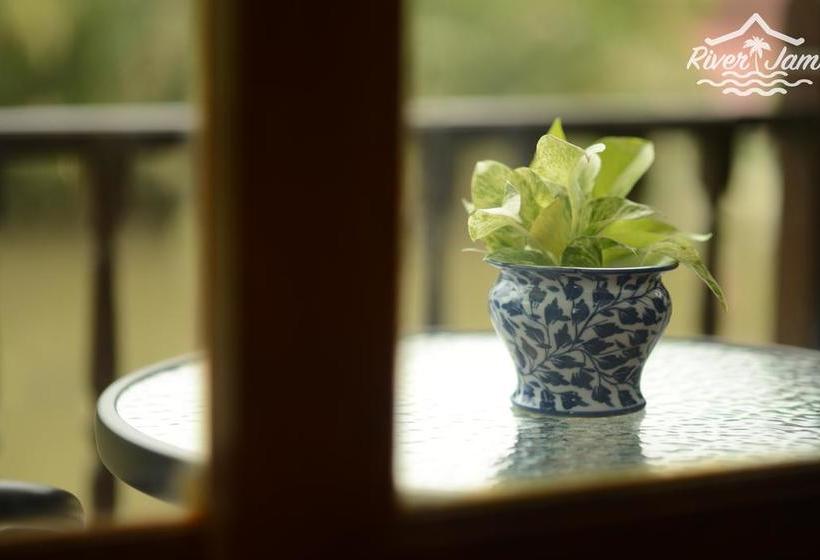 Resort River Jam Amphawa 10