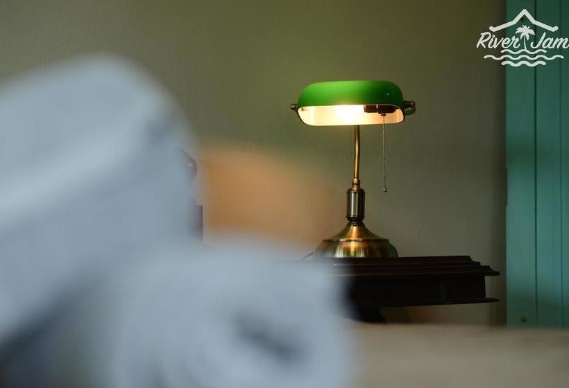 Resort River Jam Amphawa 11