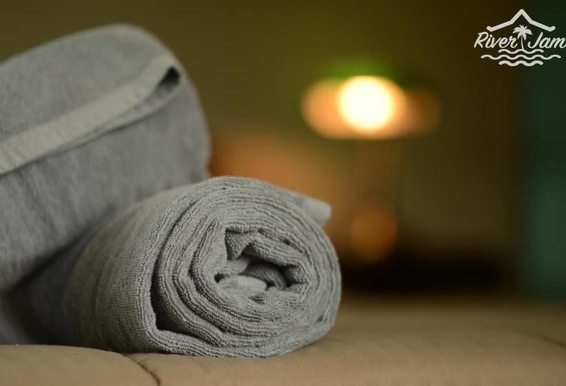 Resort River Jam Amphawa 14