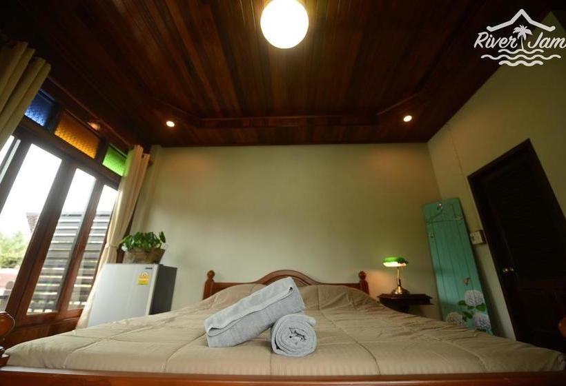 Resort River Jam Amphawa 16