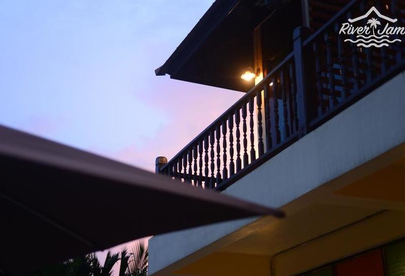 Resort River Jam Amphawa 17