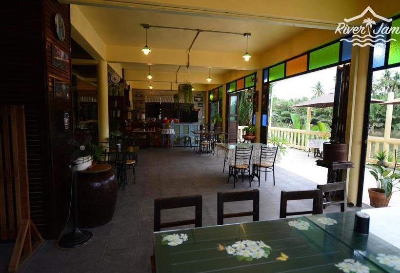 Resort River Jam Amphawa 5