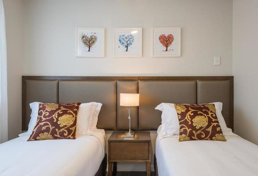 Golden Star Motel 13