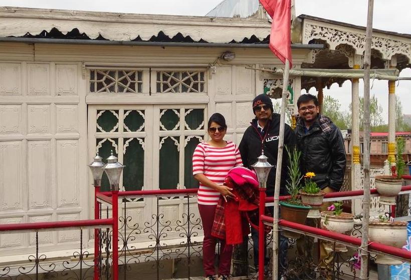 Hostel Shiraz Deluxe 9