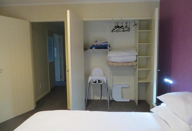 Silverlights B & B 5