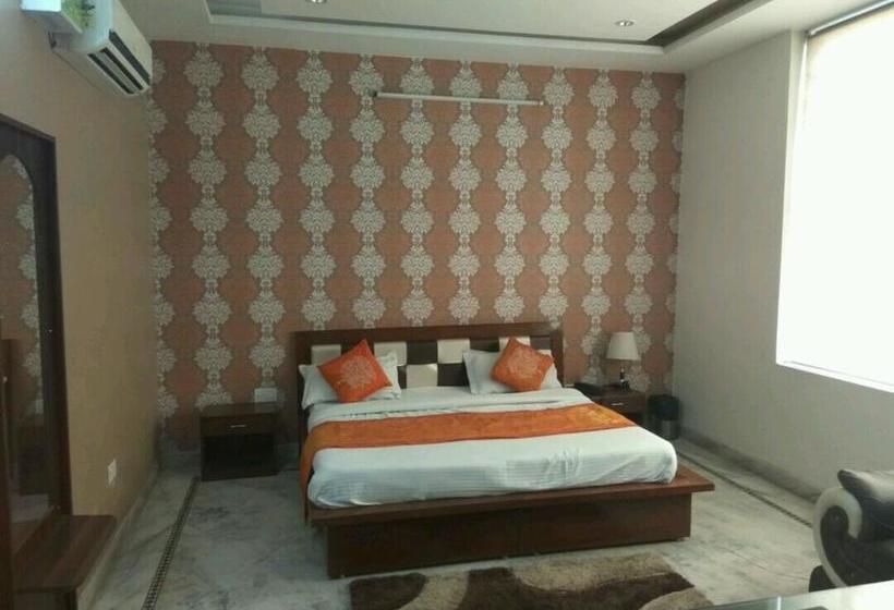 Hotel Pind Balluchi 1