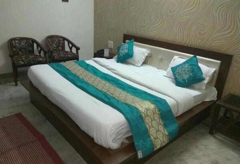 Hotel Pind Balluchi 2