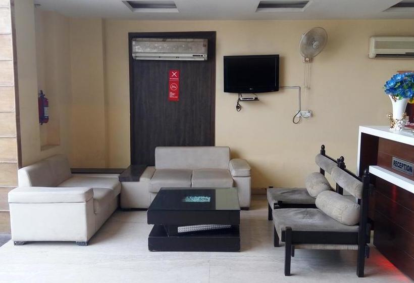 Hotel Pind Balluchi 4