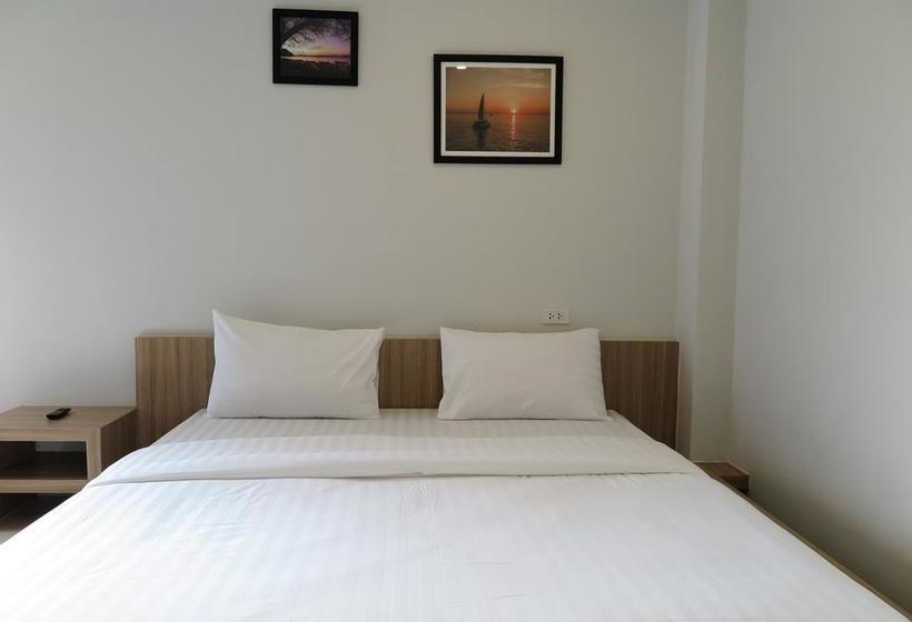 Hostel Phuket Marine Poshtel 11