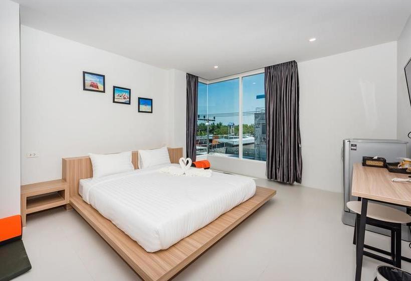 Hostel Phuket Marine Poshtel 18