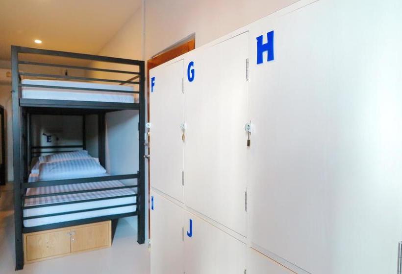 Hostel Phuket Marine Poshtel 2