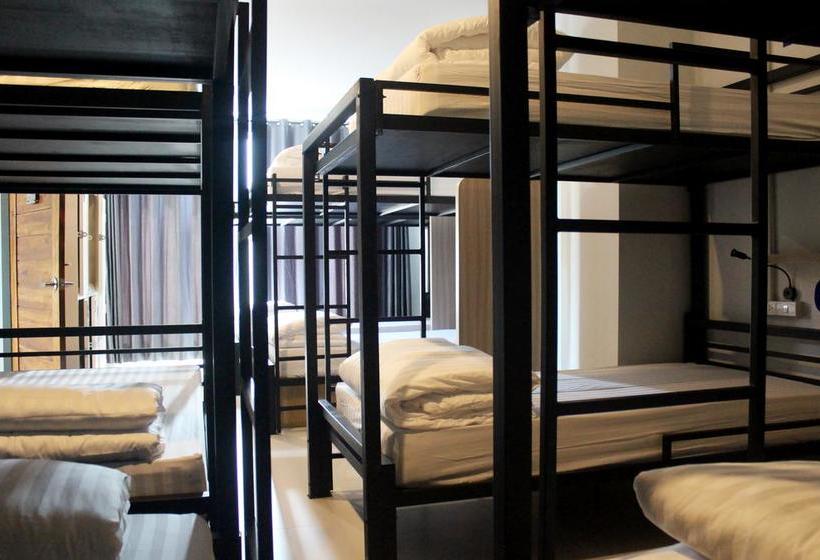 Hostel Phuket Marine Poshtel 3