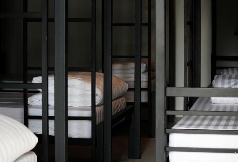 Hostel Phuket Marine Poshtel 5