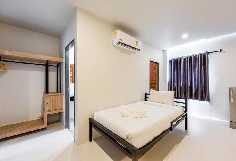 Hostel Phuket Marine Poshtel 6