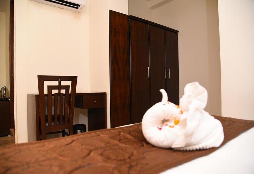 Hotel Holiday Hill 1