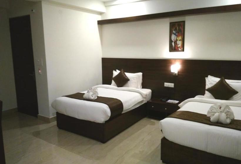 Hotel Holiday Hill 11