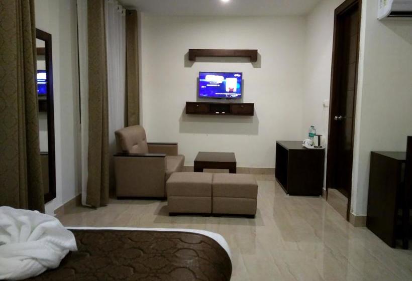 Hotel Holiday Hill 14